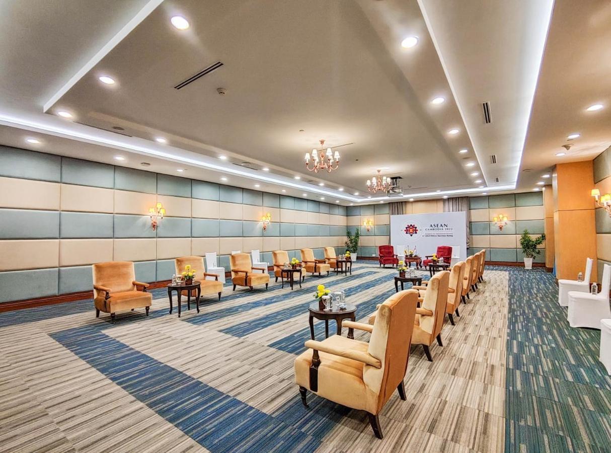 Sokha Phnom Penh Hotel Екстериор снимка